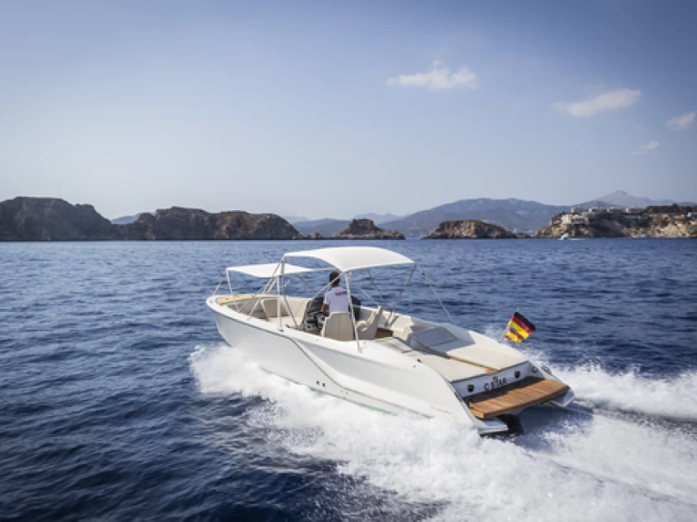 Alquiler de barcos El Toro barato de 858 fantom Air