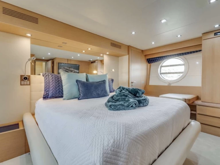 Alquiler de Yate de lujo, con o sin patrón Aicon Key Biscayne