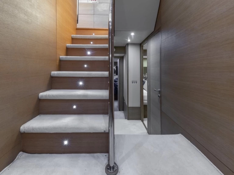 Alquiler Yate de lujo Aicon con o sin  título de navegación