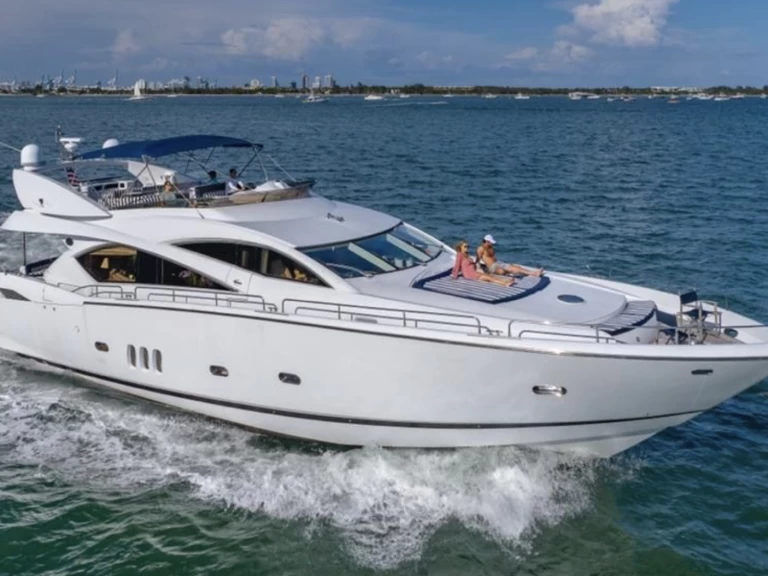 Sunseeker Manhattan 80 de alquiler a Miami Beach