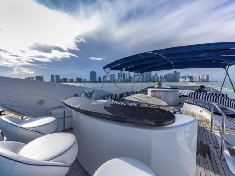 Alquiler de Sunseeker Manhattan 80 en Miami Beach