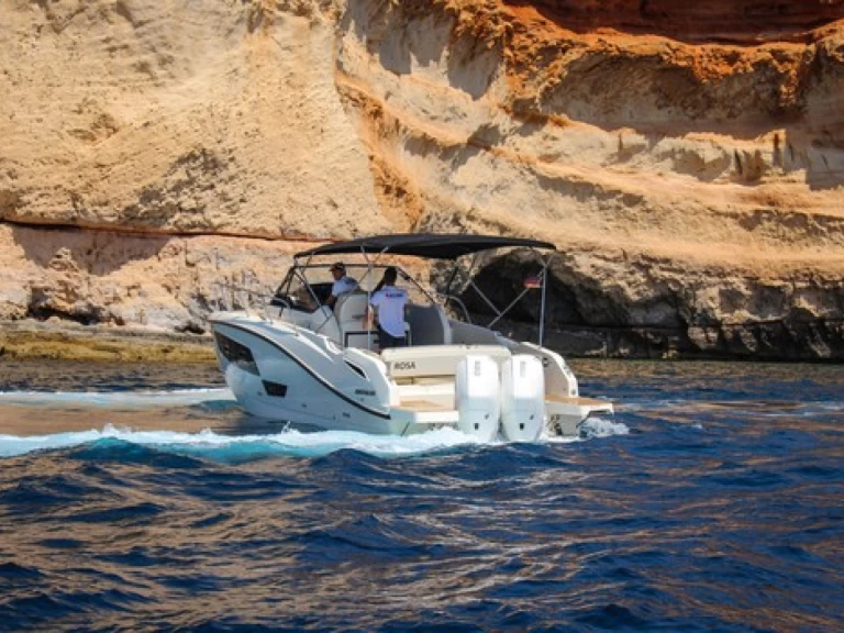 Quicksilver 875 Sundeck de alquiler a El Toro