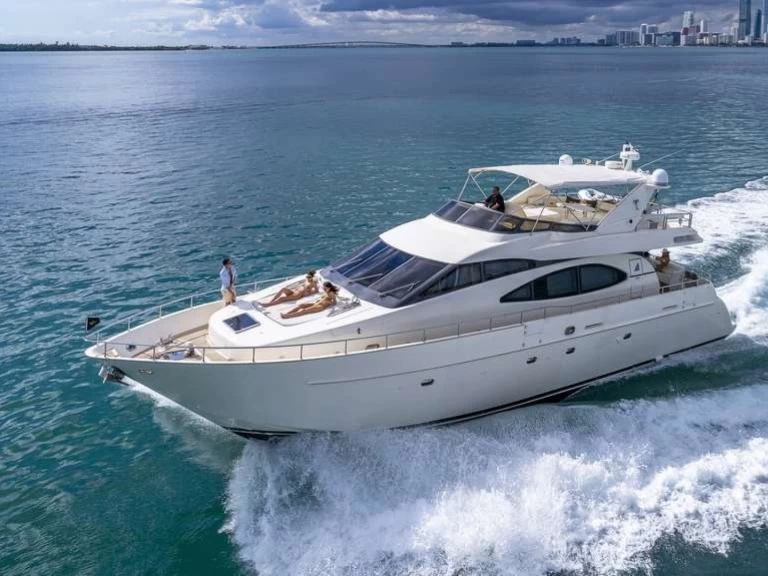 Alquiler de embarcaciones Azimut Azimut 70 enMiami Beach en Samboat