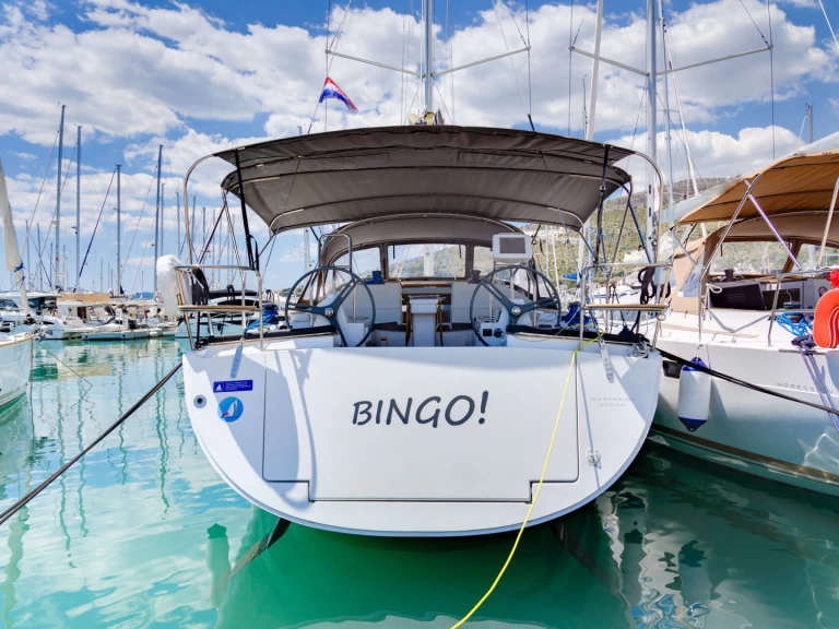 Alquiler de Elan Impression 50 en Seget Donji