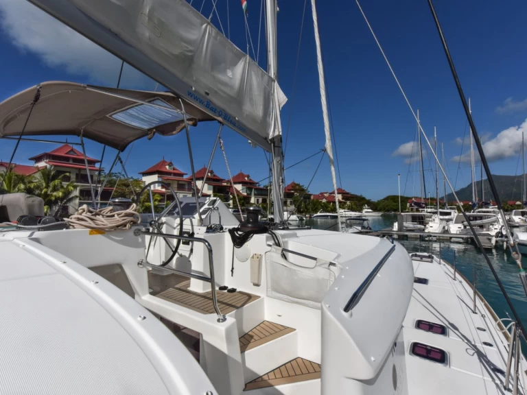 Alquiler de Catamarán, con o sin patrón Lagoon Mai Khao