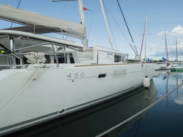 Alquiler Catamarán Lagoon con o sin  título de navegación