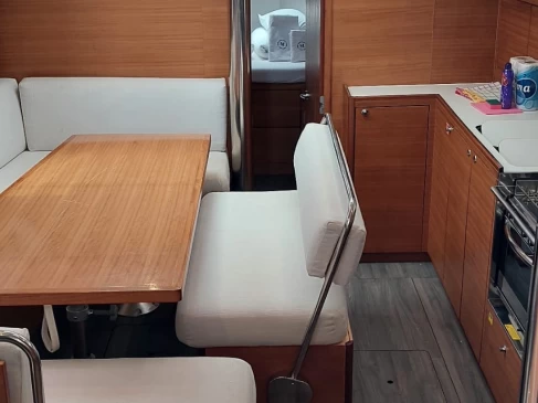 Alquiler de Elan Impression 45.1 en Trogir