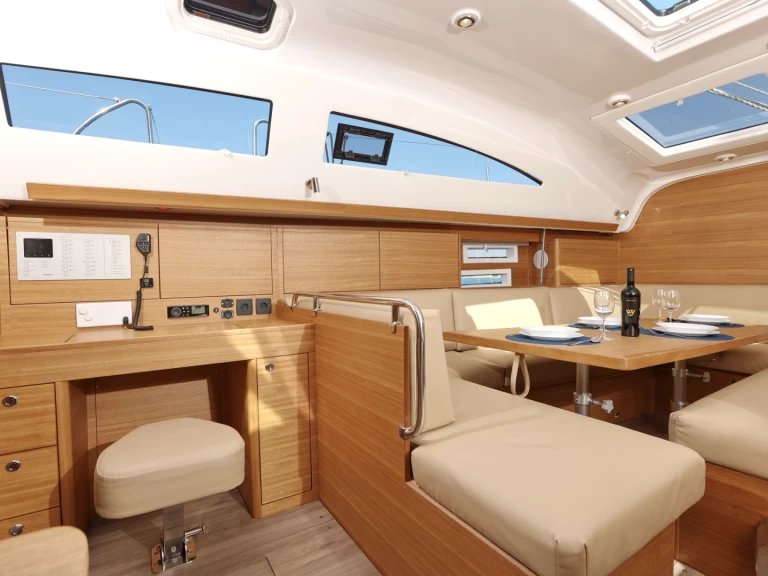 Alquiler de Velero, con o sin patrón Elan Trogir