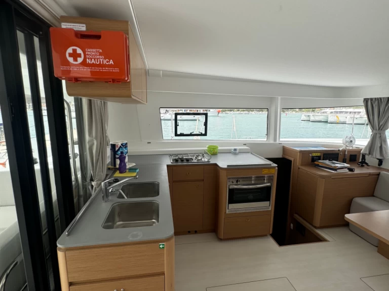 Catamarán para alquilar Seget Donji al mejor precio