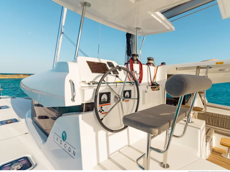 Lagoon Lagoon 42 de alquiler a Trogir