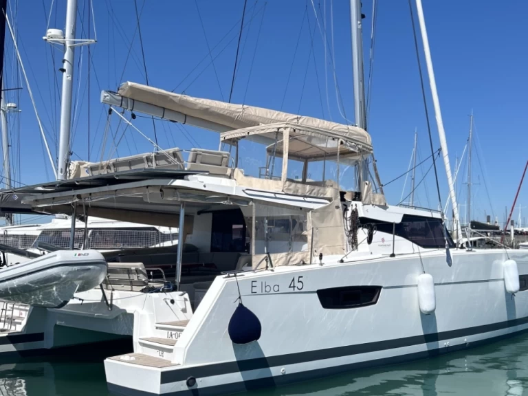 Alquiler de embarcaciones Fountaine Pajot Elba 45 enLe Marin en Samboat