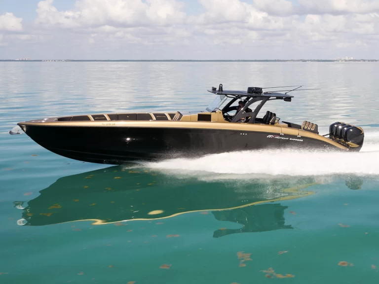 Alquiler Yate de lujo Midnight Express con o sin  título de navegación