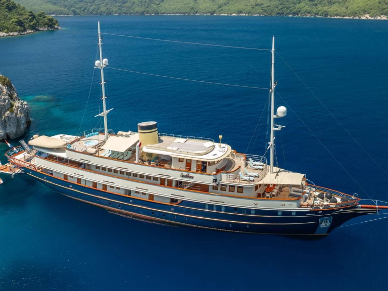 Custom CASABLANCA de alquiler a Trogir