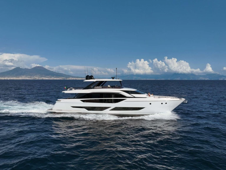 Ferretti FAST de alquiler a Brindisi