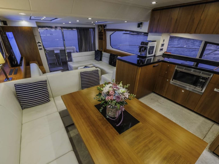 Alquiler de Yate de lujo, con o sin patrón Sunseeker Trogir