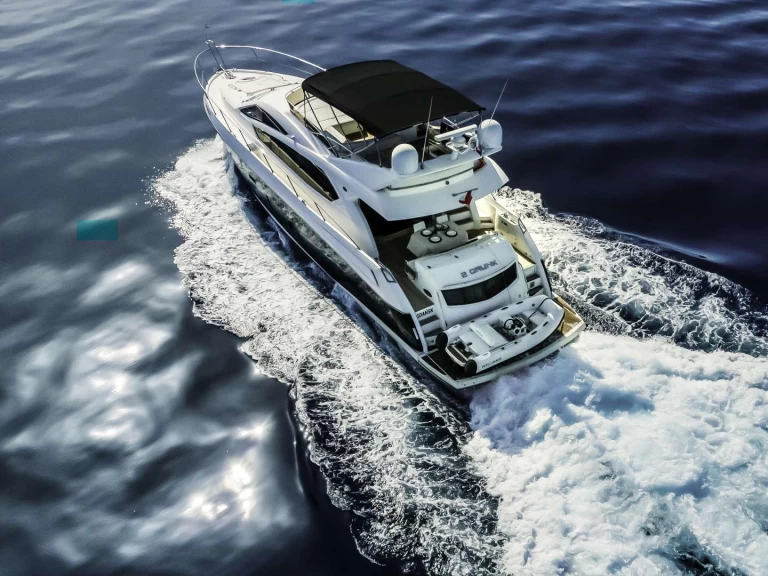 Sunseeker 2 DRUNK de alquiler a Trogir