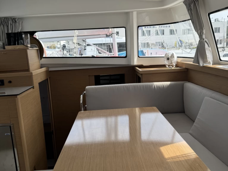 Catamarán para alquilar Trogir al mejor precio