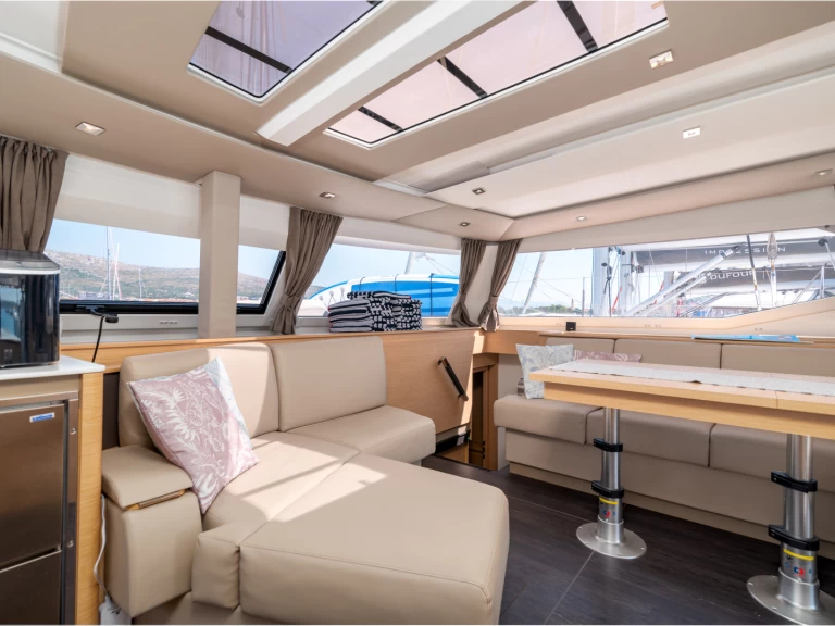 Alquiler de Fountaine Pajot Aura 51 en Seget Donji