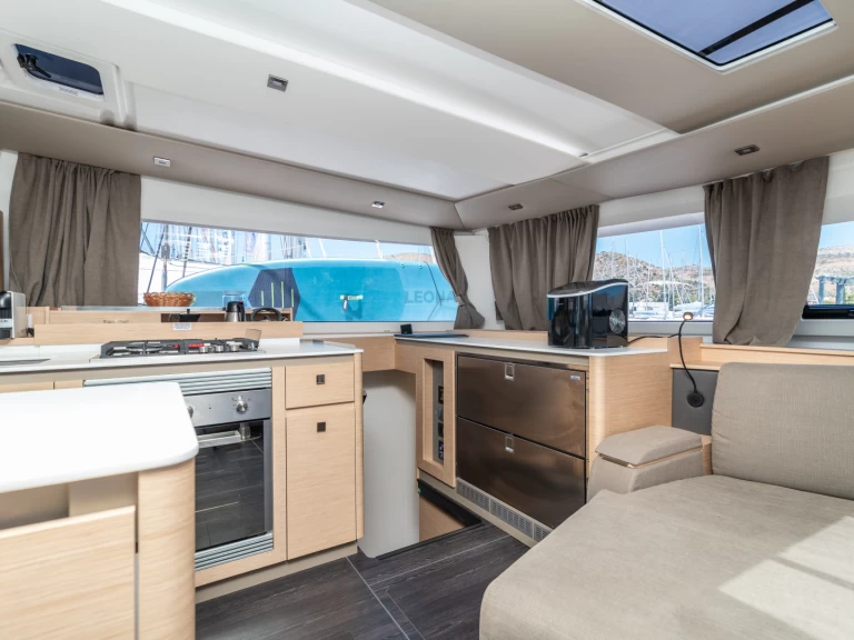 Alquiler de Catamarán, con o sin patrón Fountaine Pajot Seget Donji