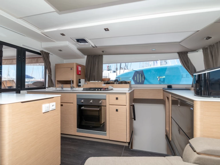 Alquiler Catamarán Fountaine Pajot con o sin  título de navegación