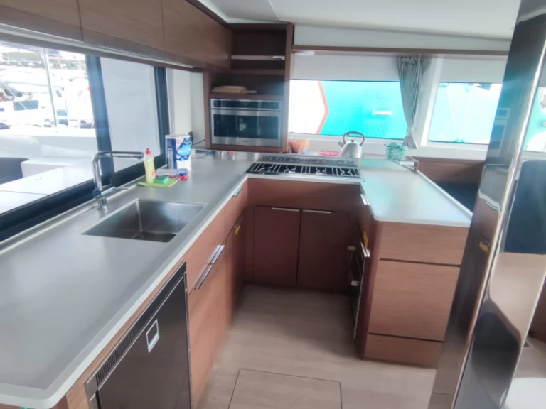 Alquiler de barcos Trogir barato de Lagoon 46