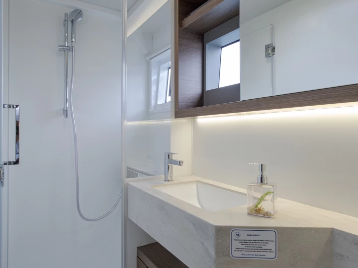 Alquiler de Catamarán, con o sin patrón Lagoon Trogir