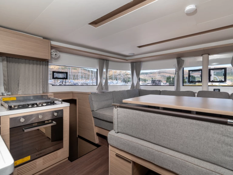 Alquiler Catamarán Lagoon con o sin  título de navegación