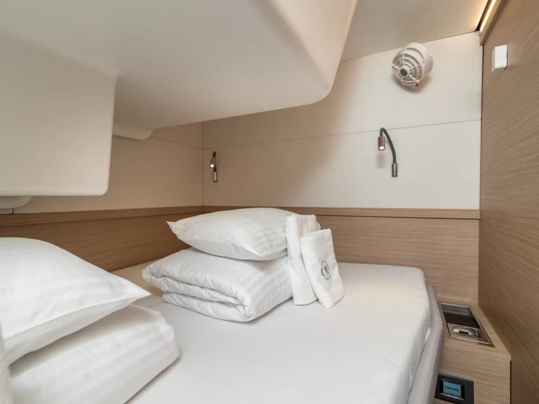 Alquiler de Catamarán, con o sin patrón Lagoon Trogir