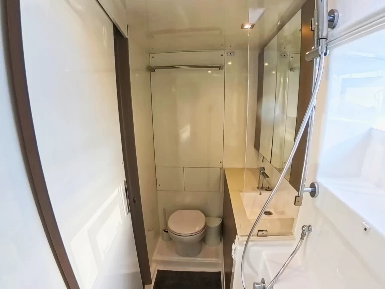 Alquiler de Catamarán, con o sin patrón Leopard Catamarans / Robertson & Caine Sukošan