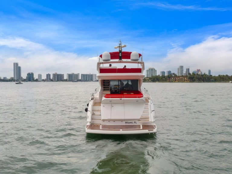 Alquiler de Sunseeker 70  en Miami Beach