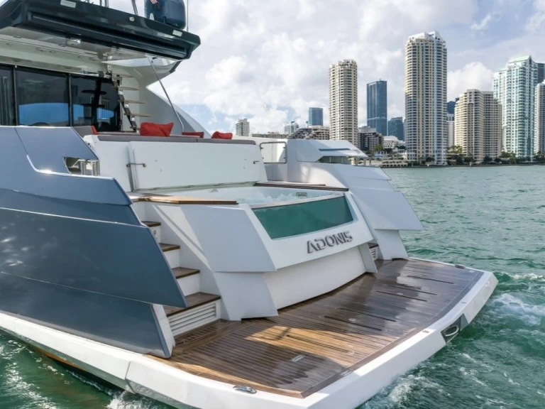 Alquiler de embarcaciones Numarine 80 enMiami Beach en Samboat