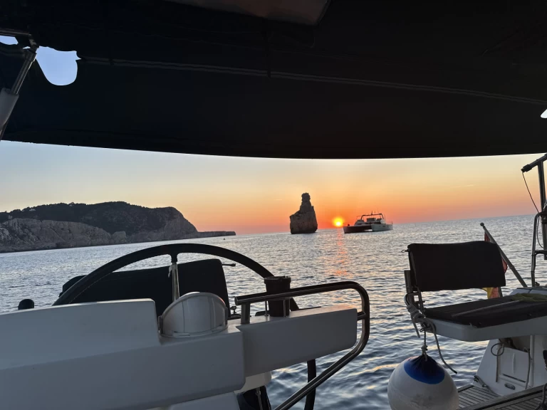 Alquiler de embarcaciones Bénéteau Sense 50 enReal Club Nàutic de València en Samboat