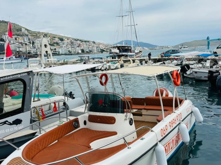 Alquiler de embarcaciones Saver Saver 690 Open enSarandë en Samboat