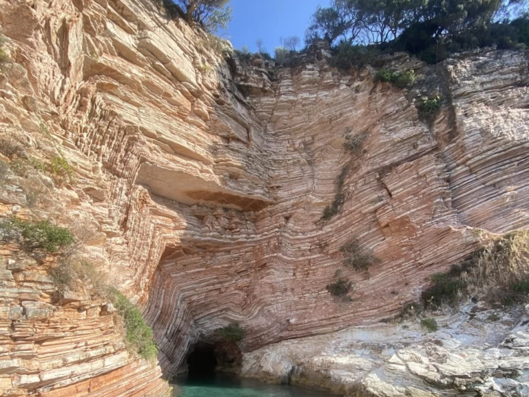 Saver Saver 690 Open de alquiler a Sarandë