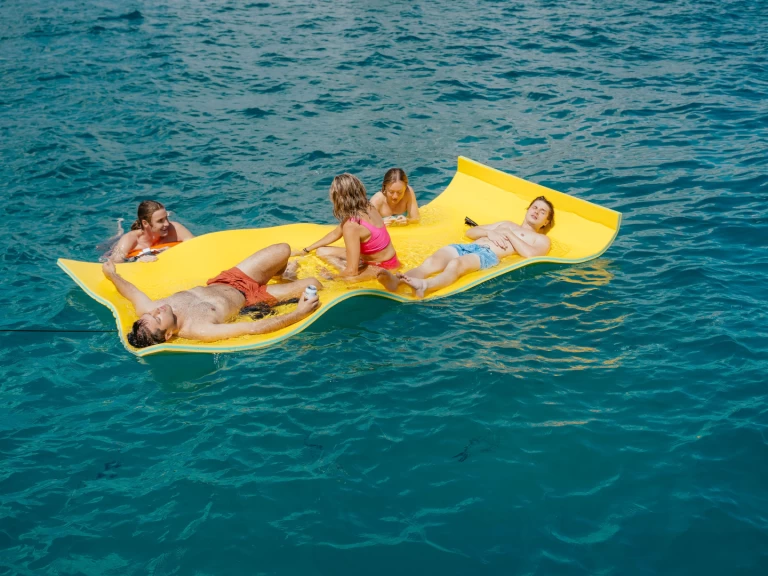 Alquiler Yate de lujo Custom Made con o sin  título de navegación