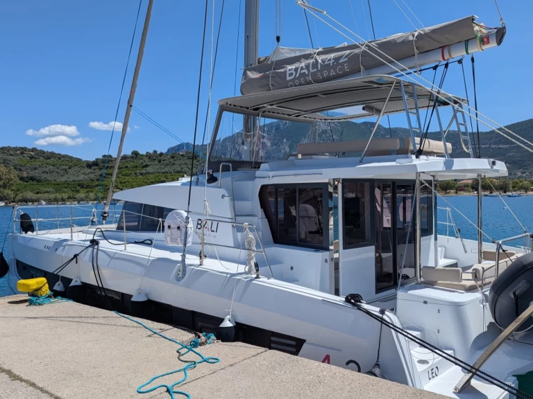 Alquiler Catamarán Bali con o sin  título de navegación