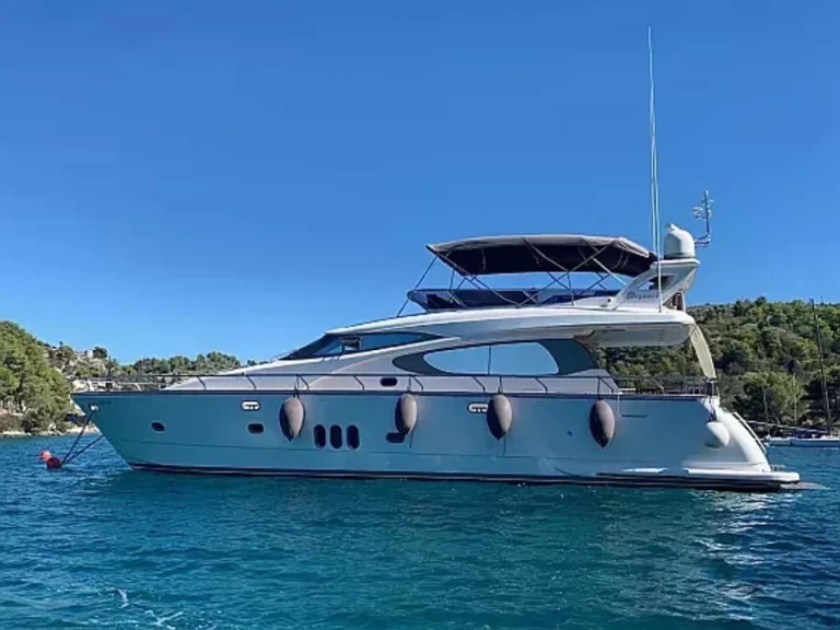 Elegance Yachts Elegance 60 Fly de alquiler a Drage
