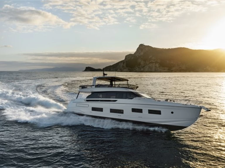 Azimut Azimut 82 Fly de alquiler a Šibenik