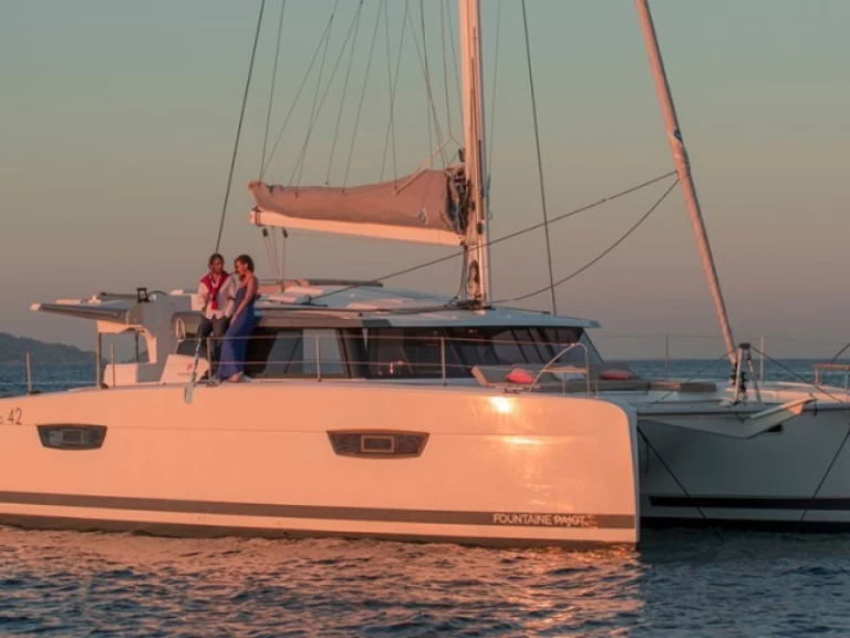 Alquiler Catamarán Fountaine Pajot con o sin  título de navegación