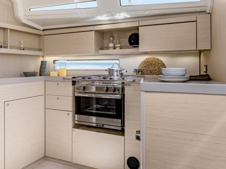 Alquiler de barcos Procida barato de Sunsail Oceanis 40.1