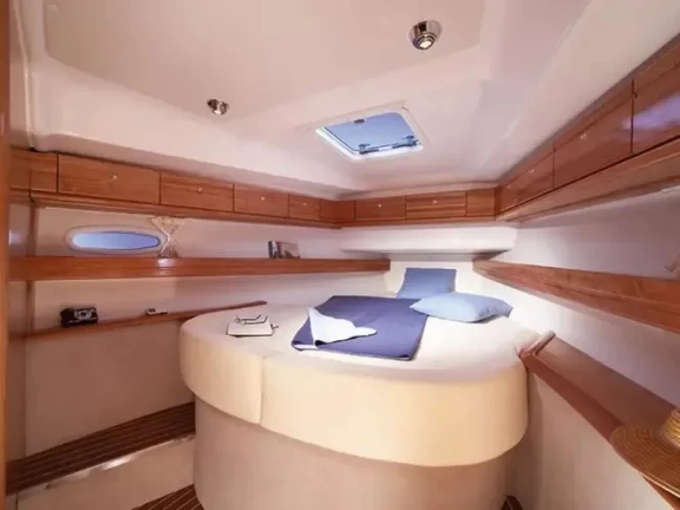 Bavaria Cruiser 46 de alquiler a Valletta