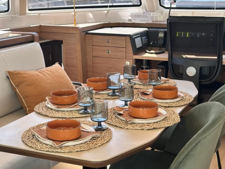 Alquiler de Catamarán, con o sin patrón Nautitech Lávrio