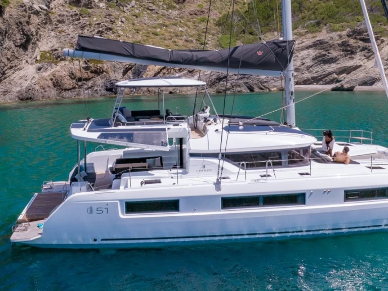 Alquiler de Catamarán, con o sin patrón Lagoon Álimos