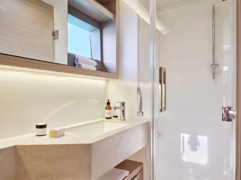 Alquiler Catamarán Lagoon con o sin  título de navegación