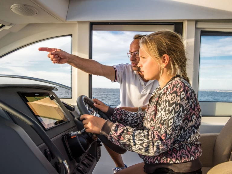 Alquiler de barcos Split barato de Nimbus 305 Coupe