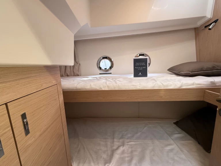 Alquiler de embarcaciones Bénéteau Swift Trawler 37 Fly enSplit en Samboat