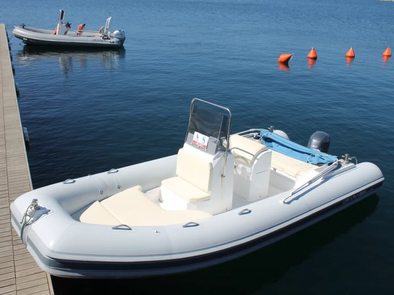 Alquiler de Gommonautica Gommonautica G48C en Arbatax