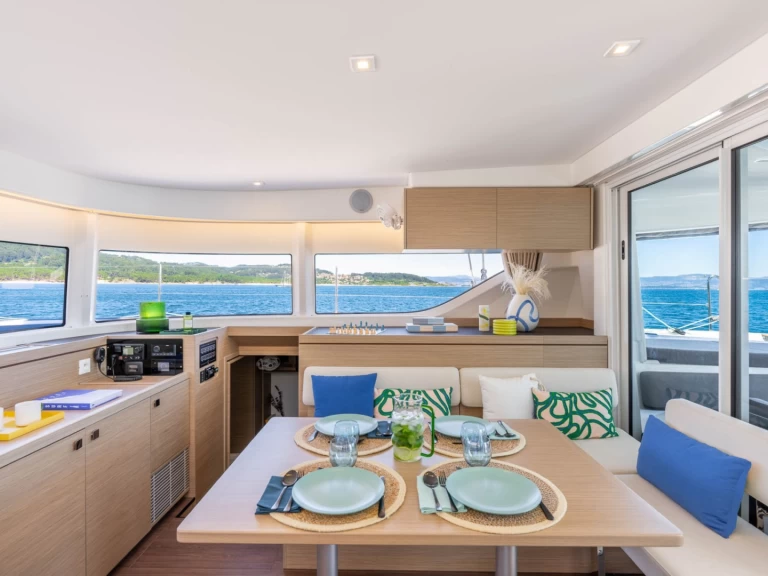 Alquiler Catamarán Lagoon con o sin  título de navegación