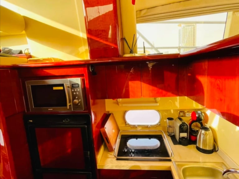 Alquiler de embarcaciones Majesty Yachts MAJESTY 50 enDubai Marina en Samboat