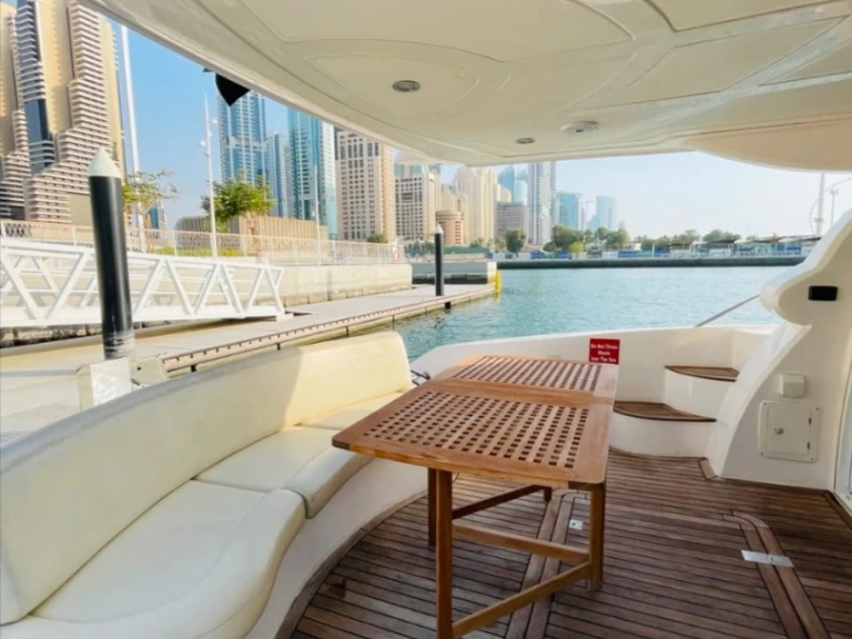 Alquiler de Yate de lujo, con o sin patrón Majesty Yachts Dubai Marina